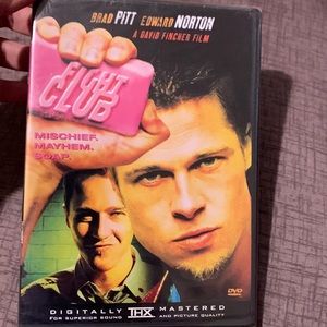 DVD fight club with Brad Pitt and Edward Norton